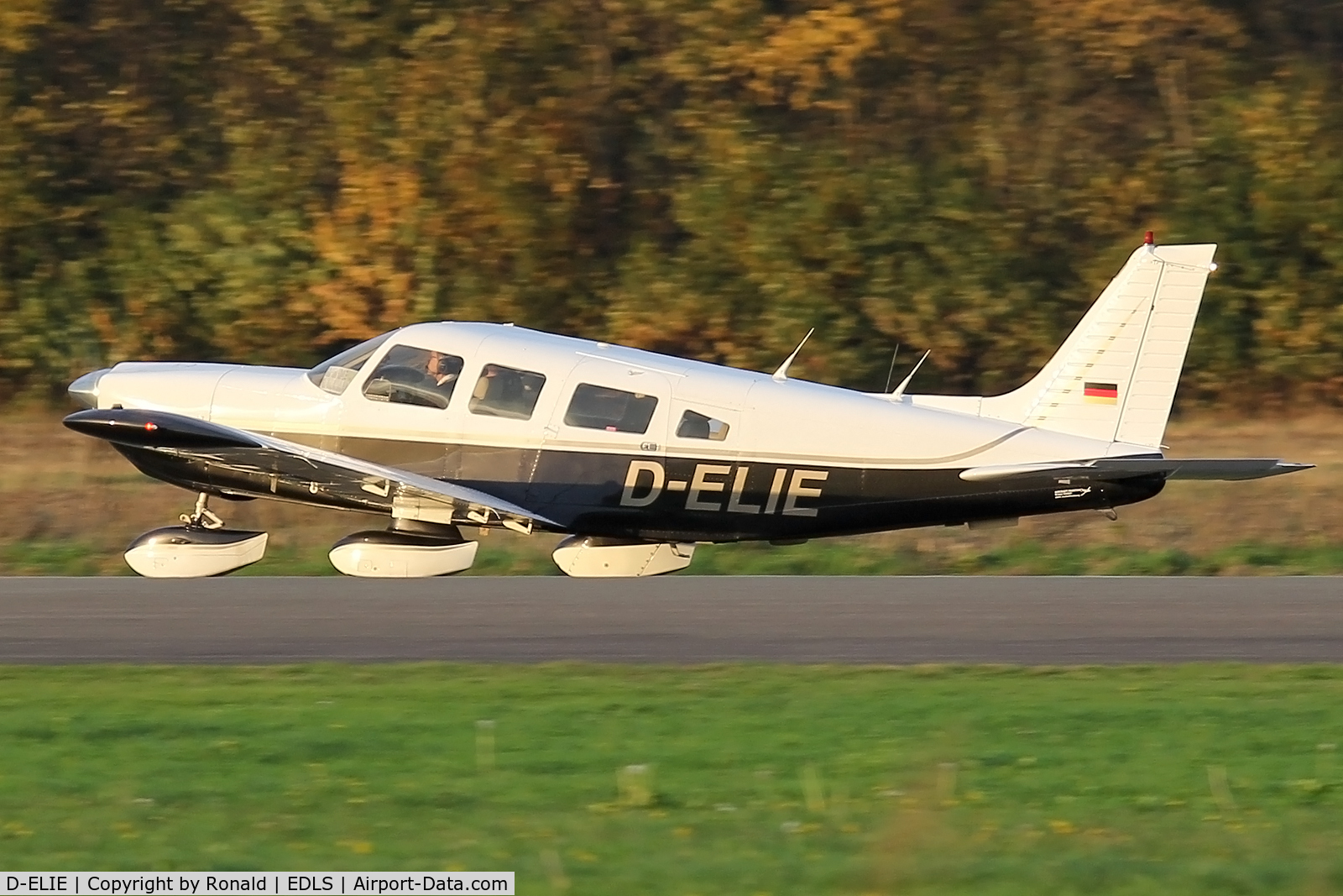 D-ELIE, Piper PA-32-300 Cherokee Six Cherokee Six C/N 32-7640402, at stadtlohn