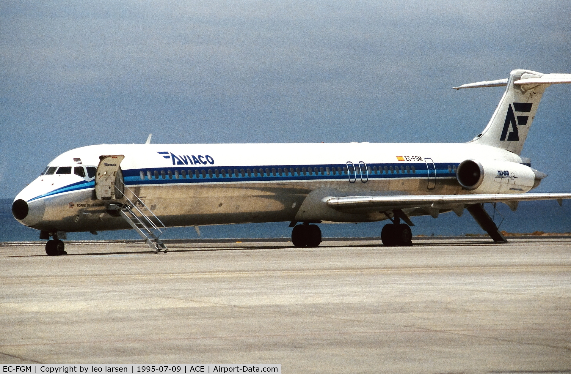 EC-FGM, 1991 McDonnell Douglas MD-88 C/N 53193, Lanzarote 9.7.1995