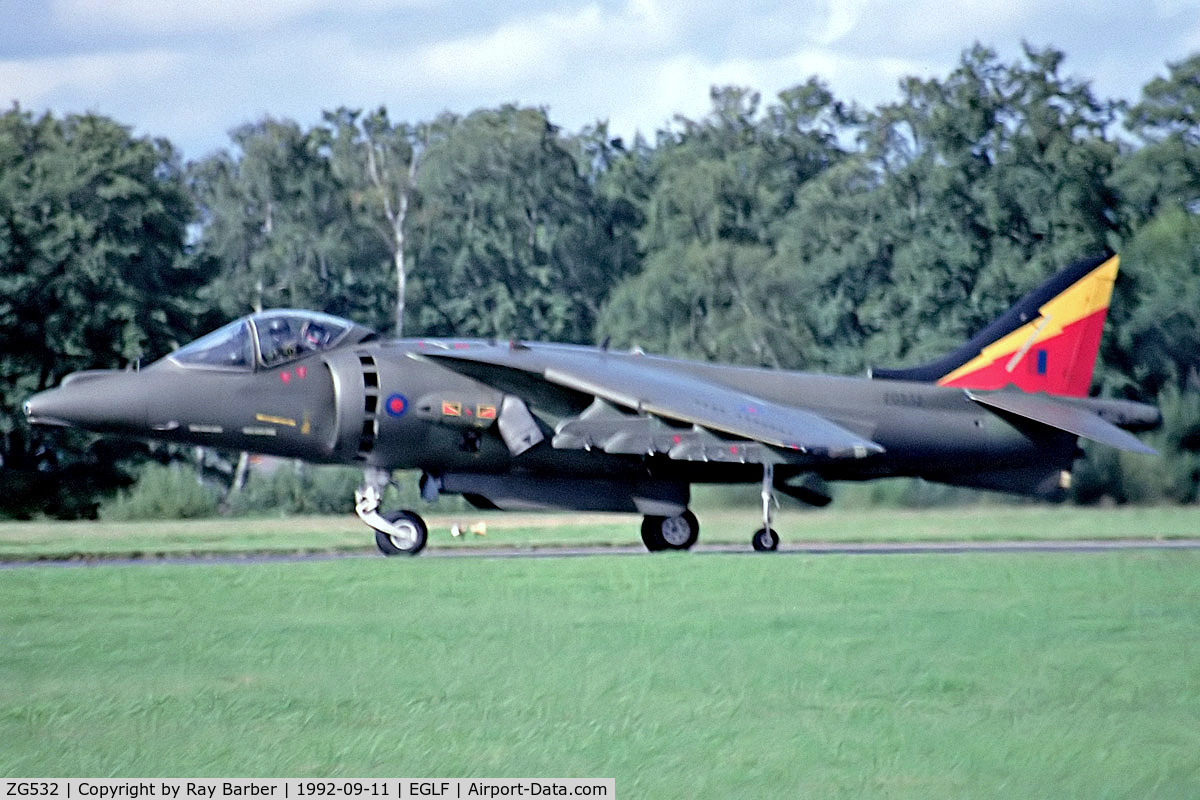 ZG532, 1991 British Aerospace Harrier GR.7 C/N P86, ZG532   BAe Harrier GR.7 [P86] (Royal Air Force) Farnborough~G 11/09/1992