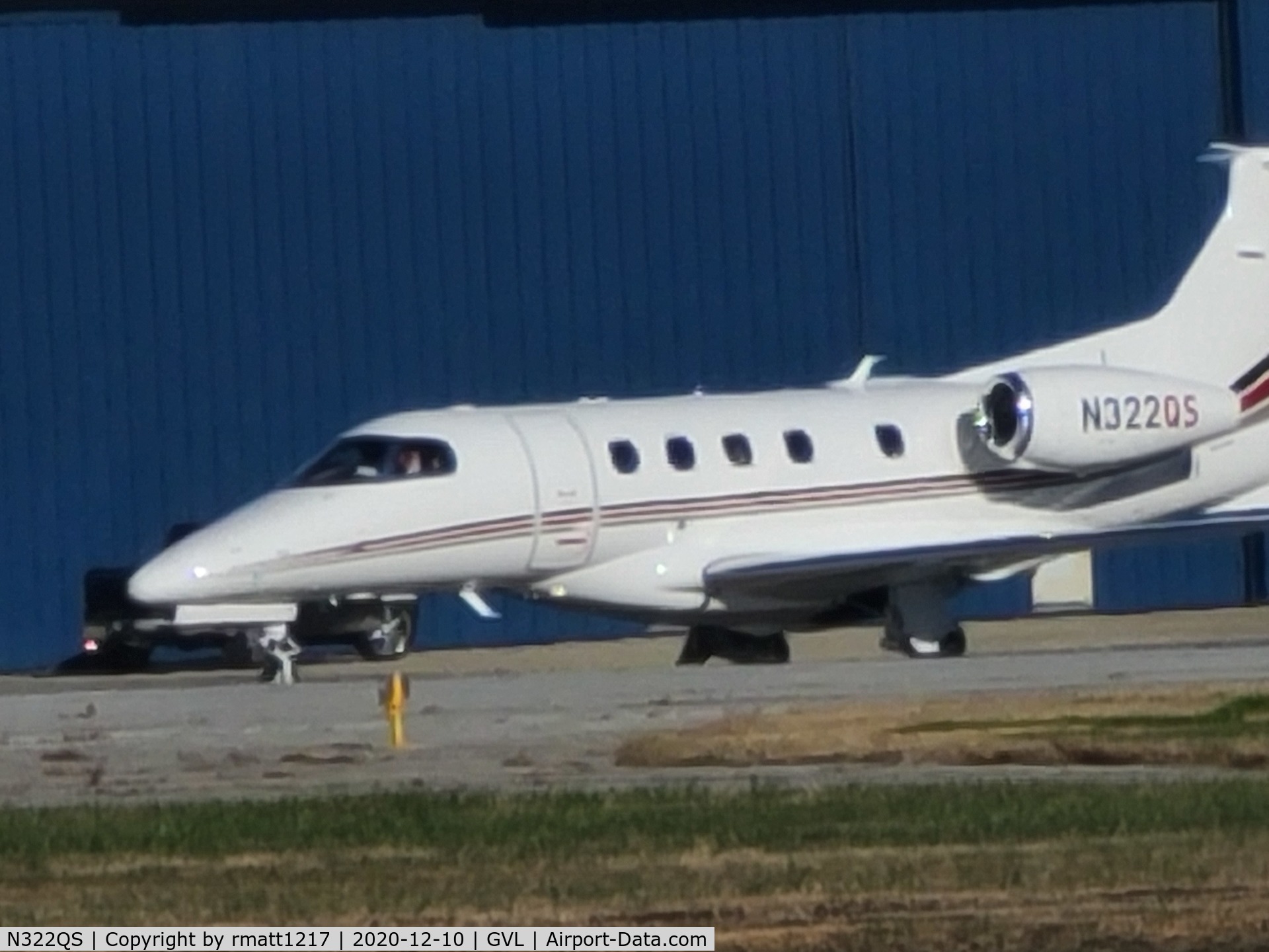 N322QS, 2013 Embraer EMB-505 Phenom 300 C/N 50500165, Taxiing to the ramp at KGVL.