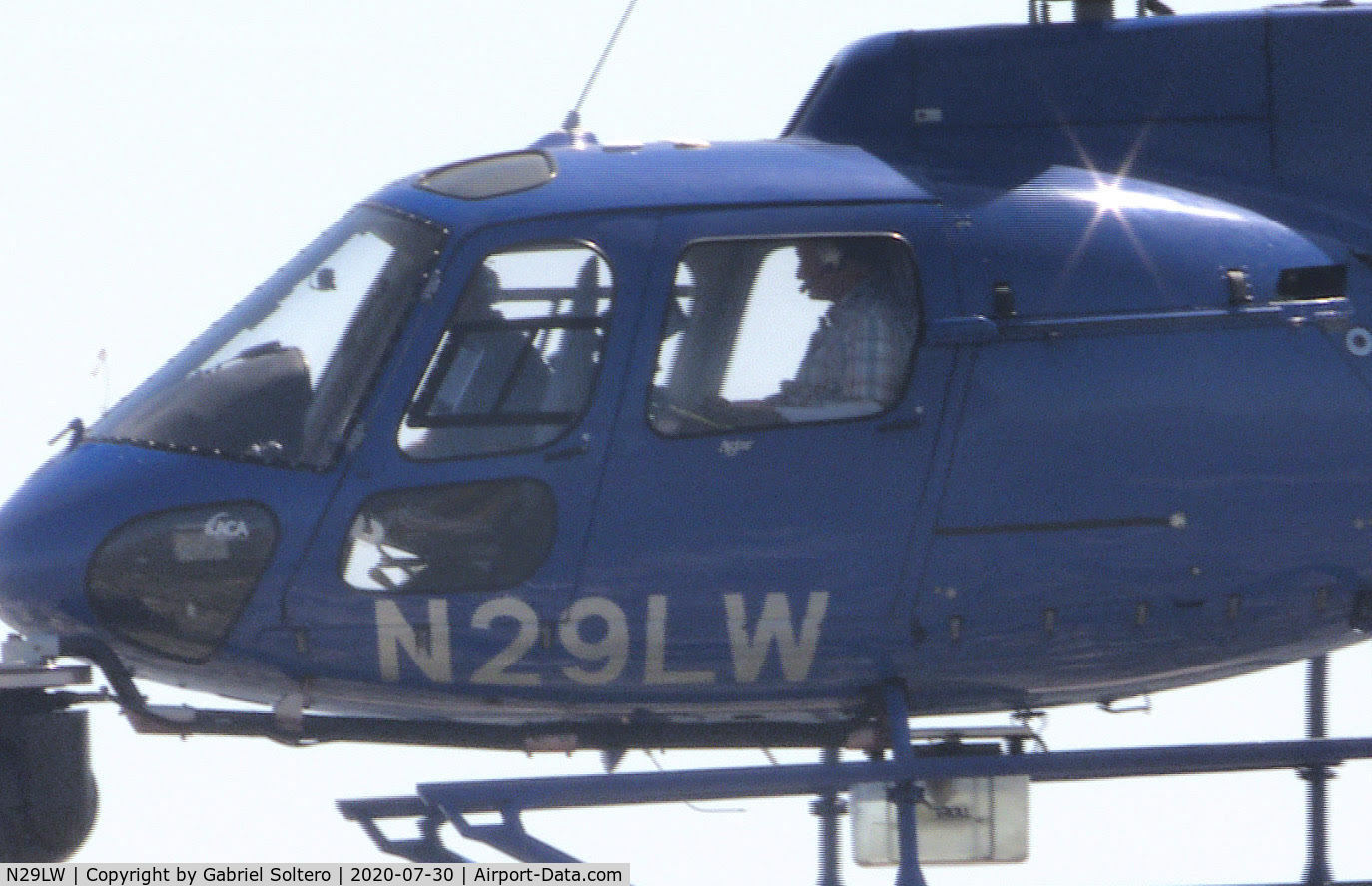 N29LW, 2008 Eurocopter AS-350B-2 Ecureuil Ecureuil C/N 4485, ENG helicopter operated by Welk Aviation for KNBC-TV. AKA News Chopper 4 Bravo based in Fullerton. This photo was taken over a structure fire in Pasadena from N925TV.