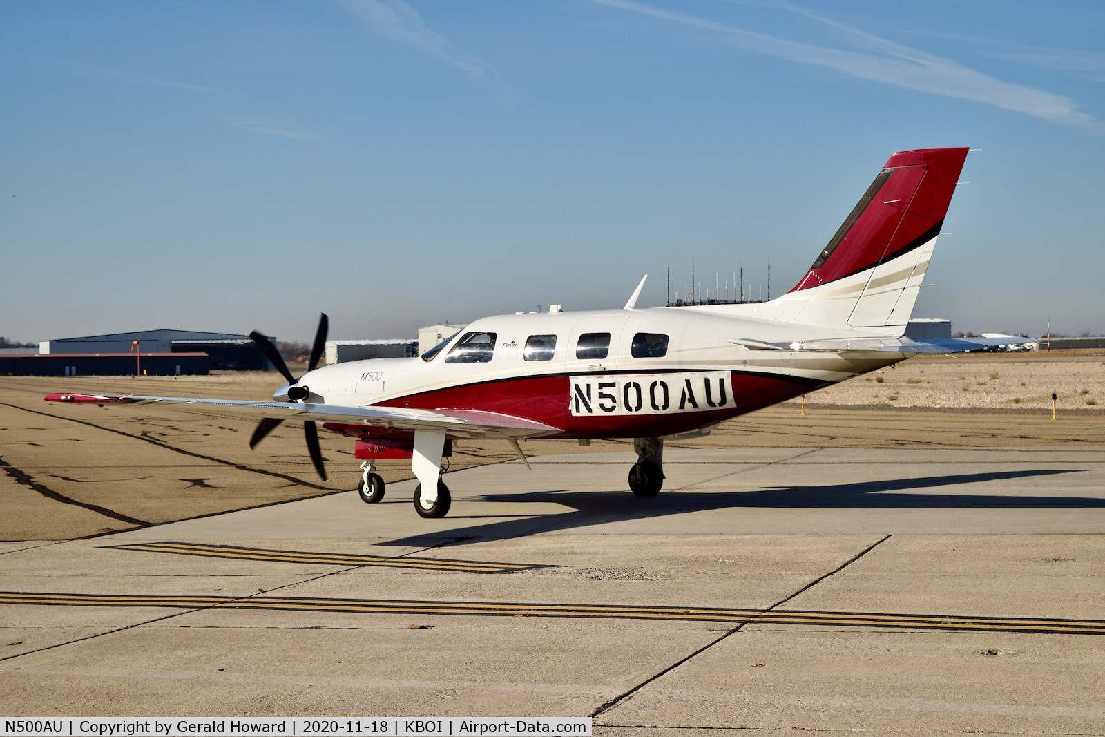 N500AU, 2019 Piper PA-46-500TP C/N 4697670, Taxiing to parking.