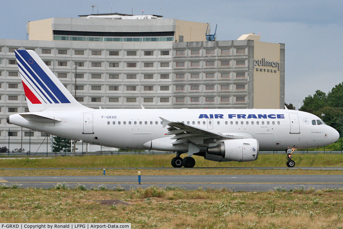 F-GRXD, 2002 Airbus A319-111 C/N 1699, at cdg