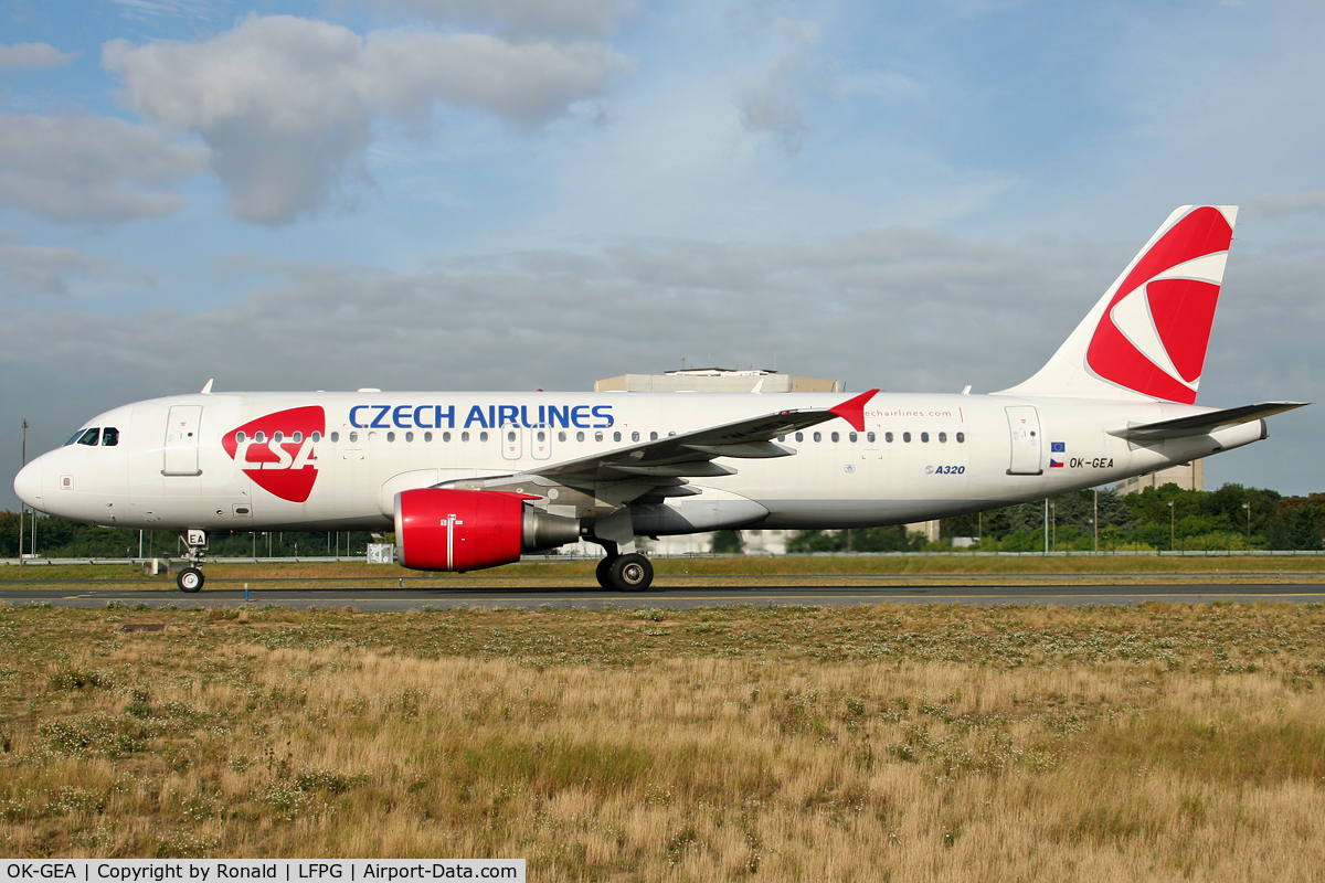 OK-GEA, 2001 Airbus A320-214 C/N 1439, at cdg