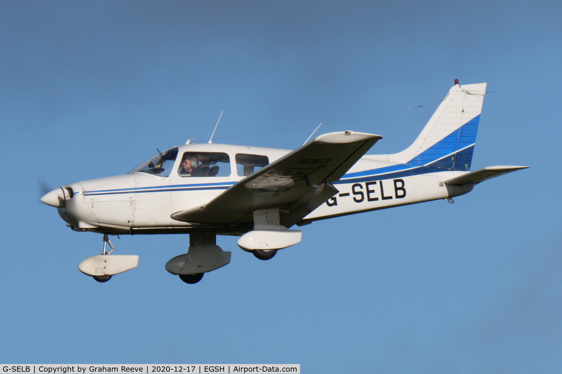 G-SELB, 1978 Piper PA-28-161 Cherokee Warrior II C/N 28-7816599, On approach to Norwich.