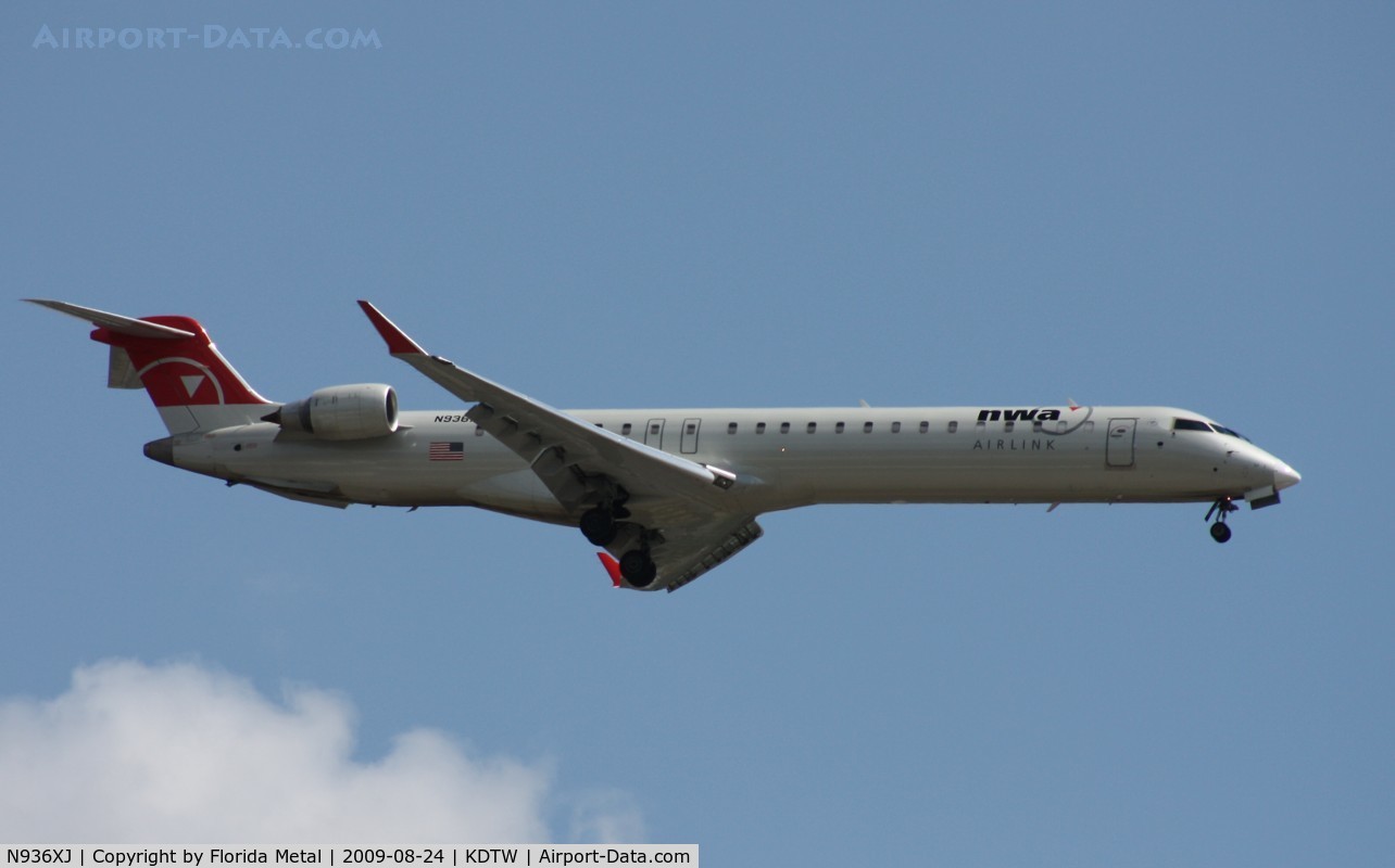 N936XJ, 2008 Bombardier CRJ-900ER (CL-600-2D24) C/N 15201, DTW spotting 2009