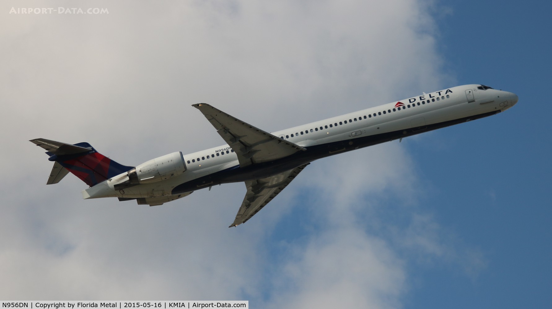 N956DN, McDonnell Douglas MD-90-30 C/N 53526, MIA spotting 2015