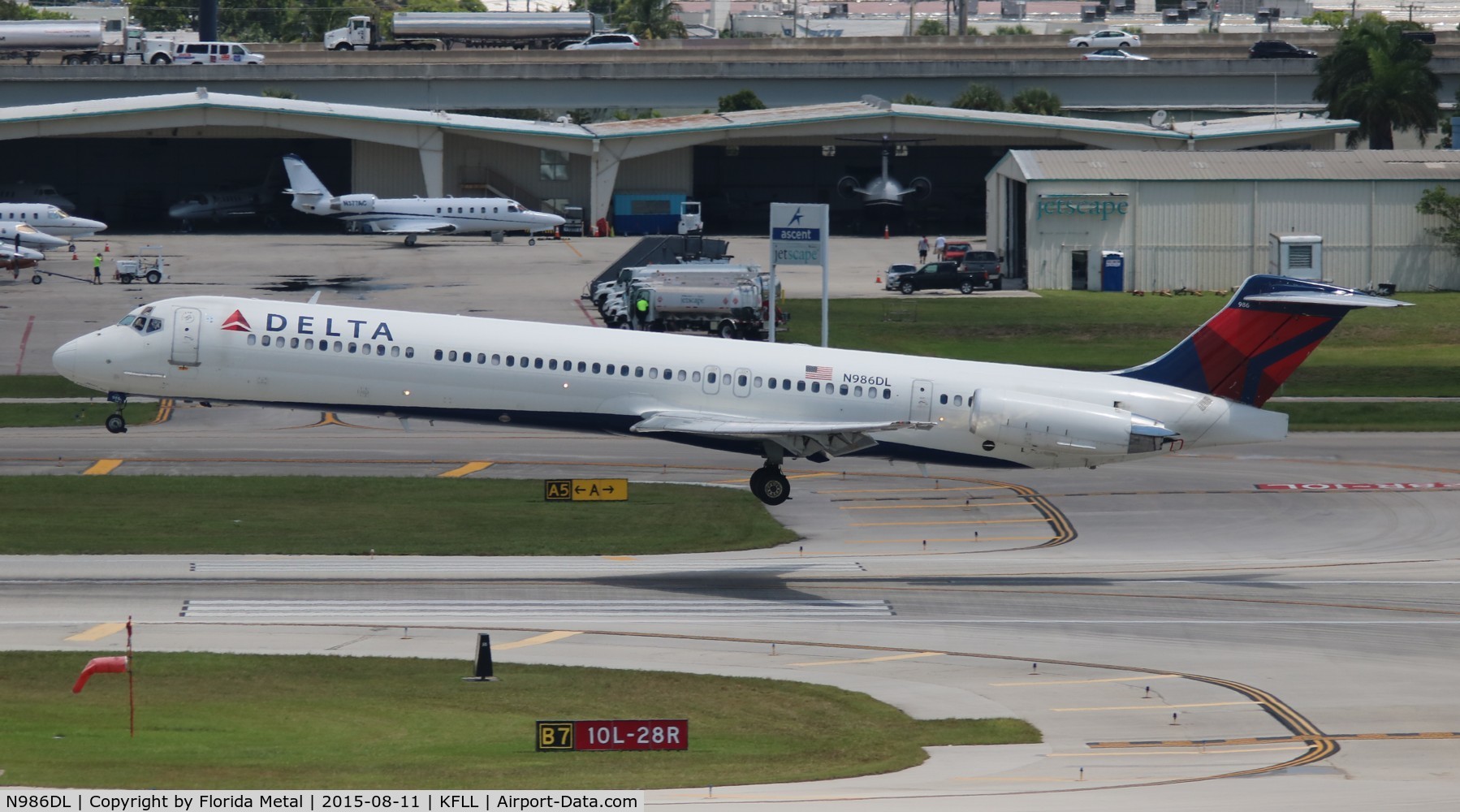 N986DL, 1991 McDonnell Douglas MD-88 C/N 53313, FLL spotting 2015