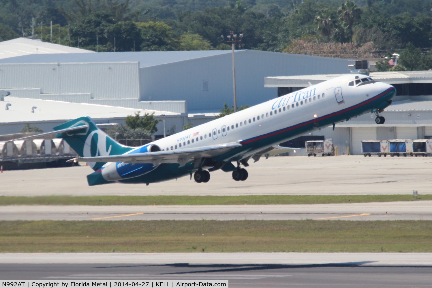 N992AT, 2002 Boeing 717-200 C/N 55136, FLL spotting 2014