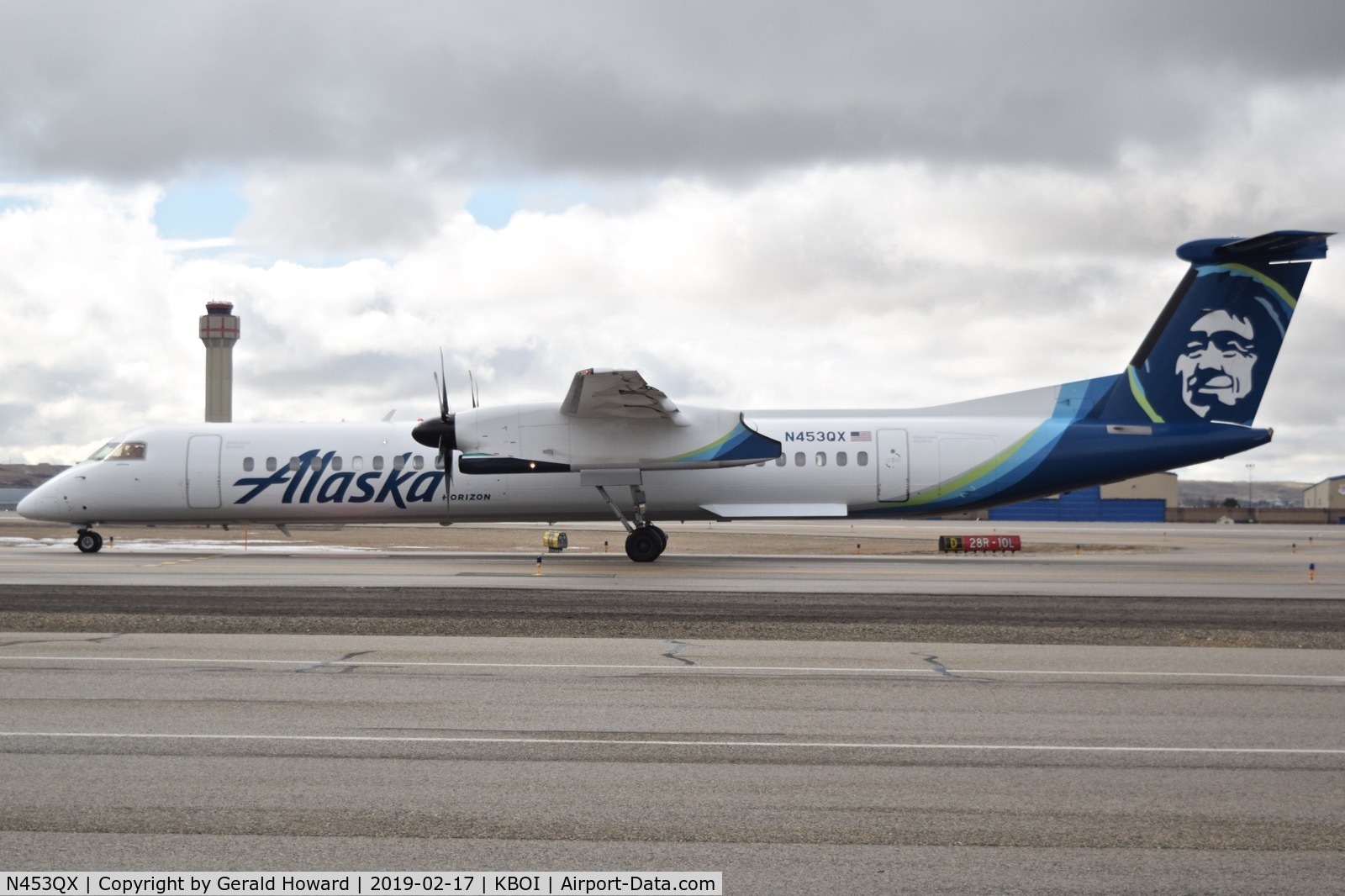 N453QX, 2015 Bombardier DHC-8-402 Dash 8 C/N 4489, Taxiing on Alpha.