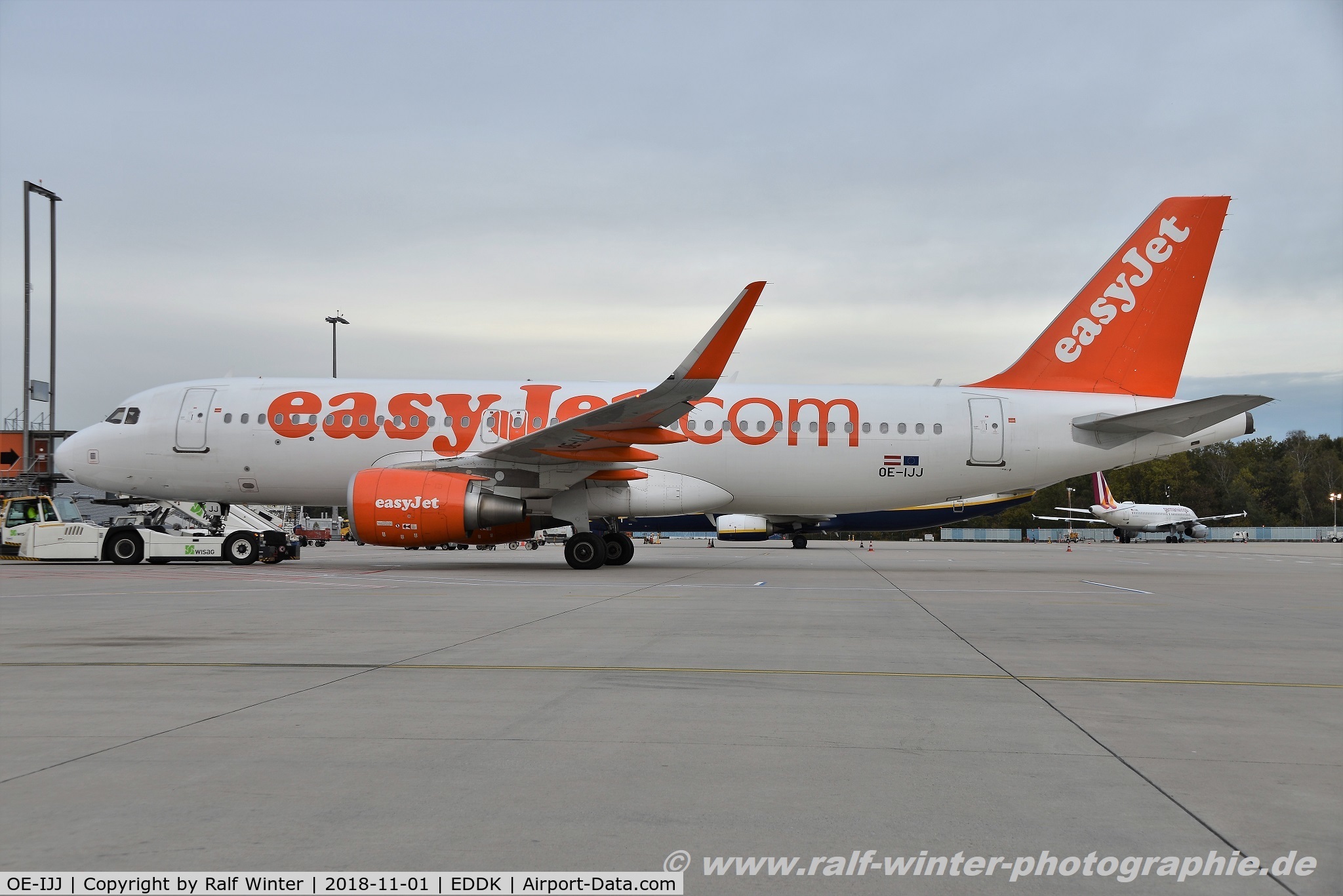 OE-IJJ, 2015 Airbus A320-214 C/N 6546, Airbus A320-214(W) - EC EJU easyJet Europe - 6546 - OE-IJJ - 01.11.2018 - CGN