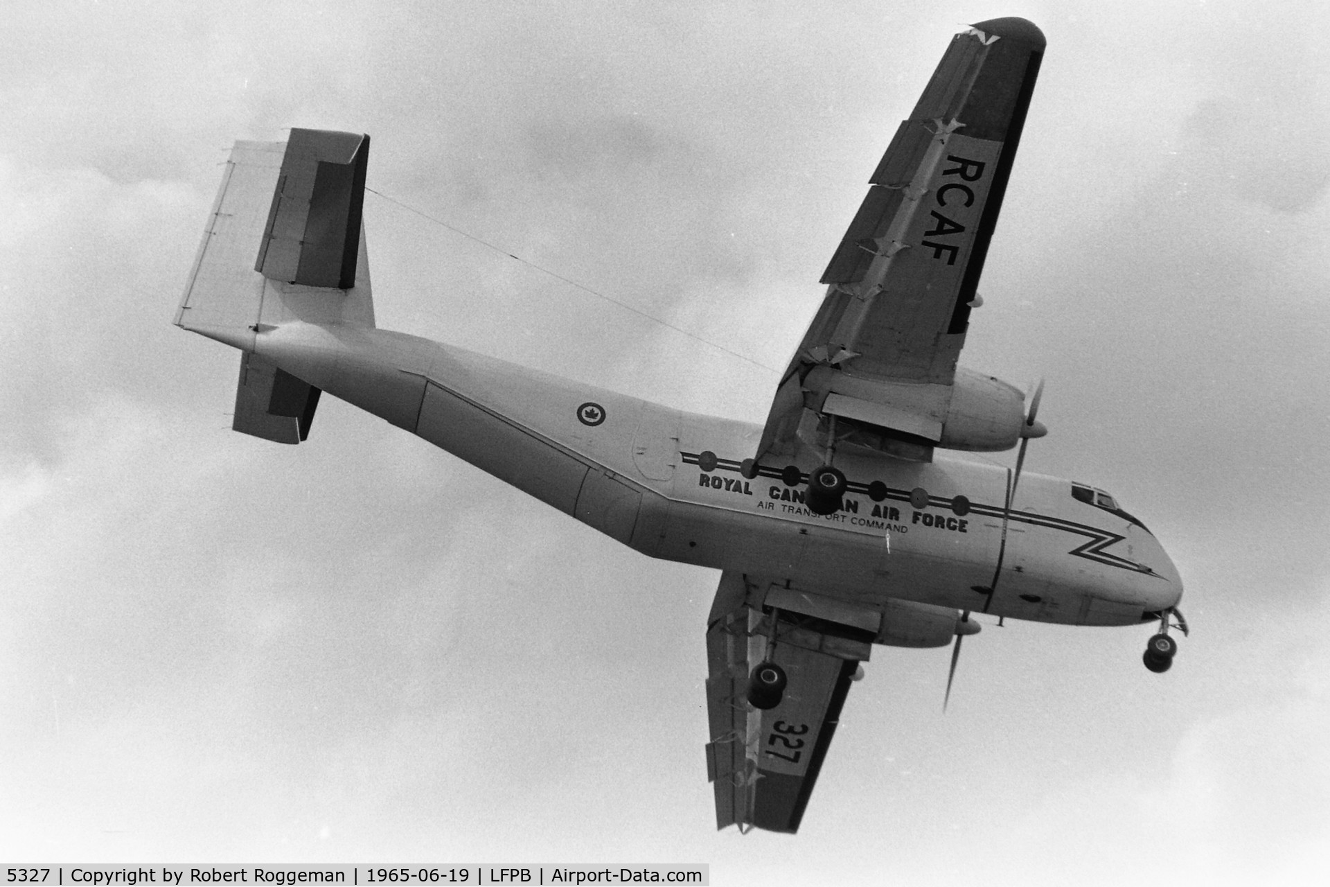 5327, De Havilland Canada CC-108 Caribou C/N 206, PARIS AIRSHOW.CC-108.RCAF.AIR TRANSPORT COMMAND.