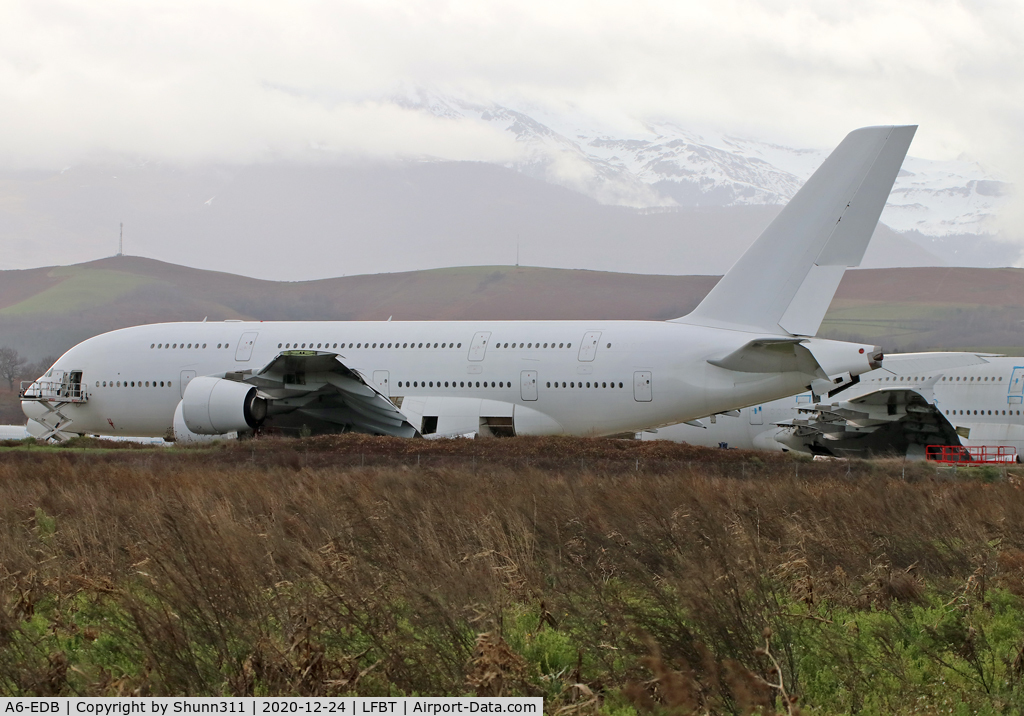 A6-EDB, 2008 Airbus A380-861 C/N 013, Scrapping process engaged... All white, no titles, no wingtips and any pieces removed... no registration also...