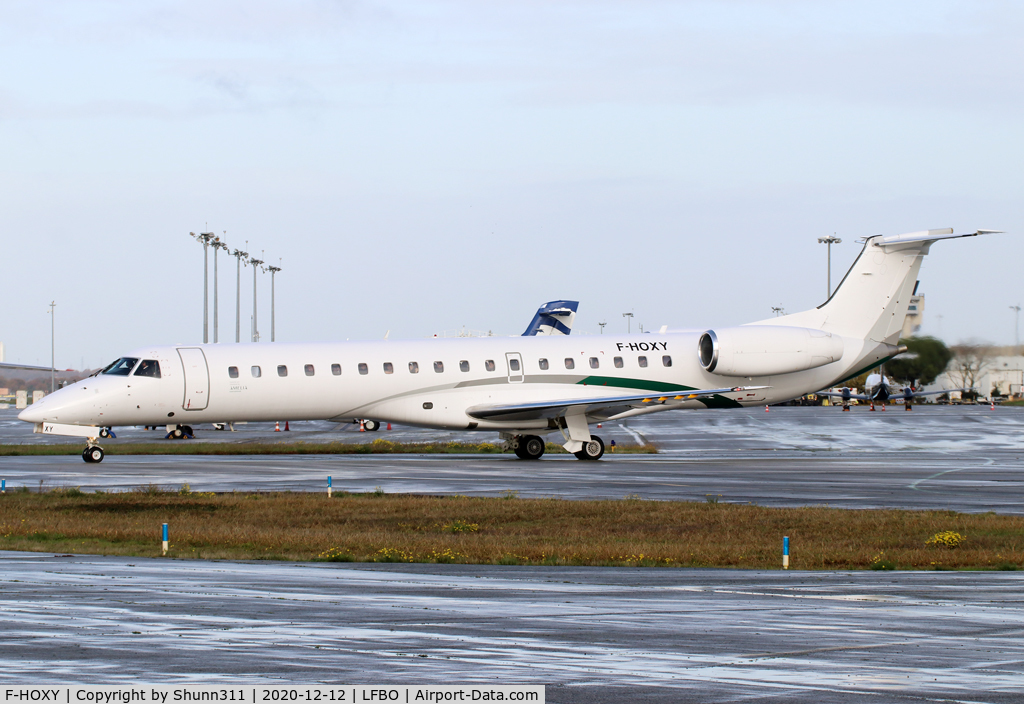 F-HOXY, 2008 Embraer (Harbin) EMB-145LI (ERJ-145LI) C/N 14501027, Taxiing for departure... Used as s Football flight with Toulouse Football Team on board...