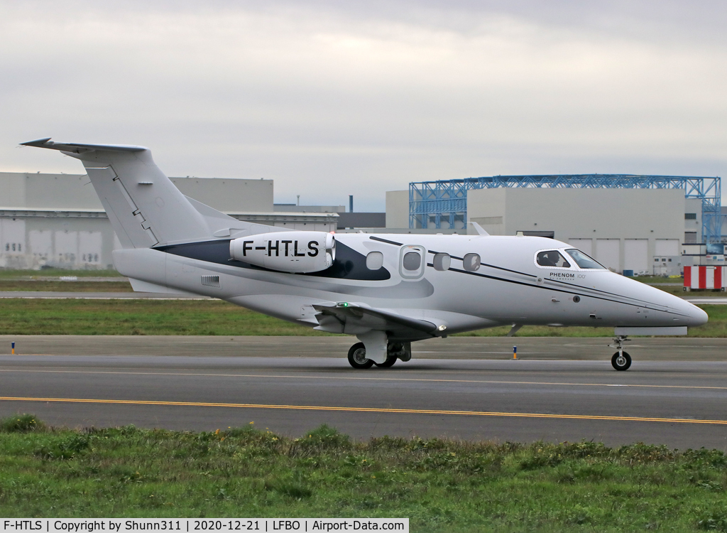 F-HTLS, 2012 Embraer EMB-500 Phenom 100 C/N 50000283, Taxiing holding point rwy 14L for departure...