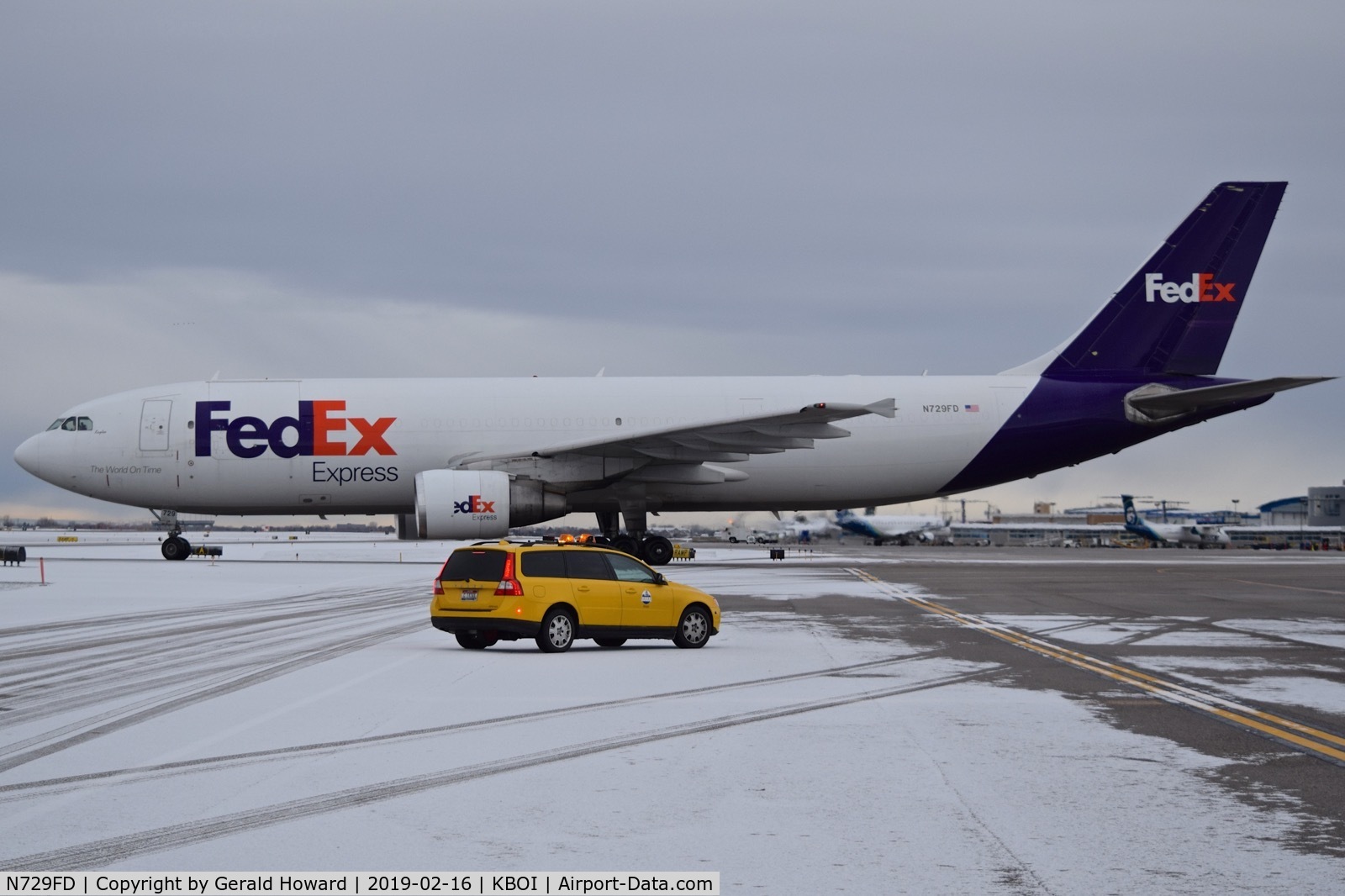 N729FD, 1992 Airbus A300B4-622R C/N 657, Taxiing to RWY 10L.