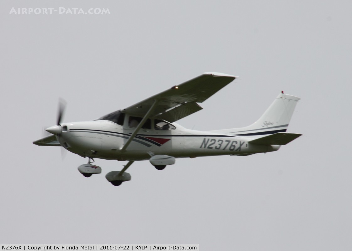 N2376X, 1999 Cessna 182S Skylane C/N 18280433, TOM YIP 2011