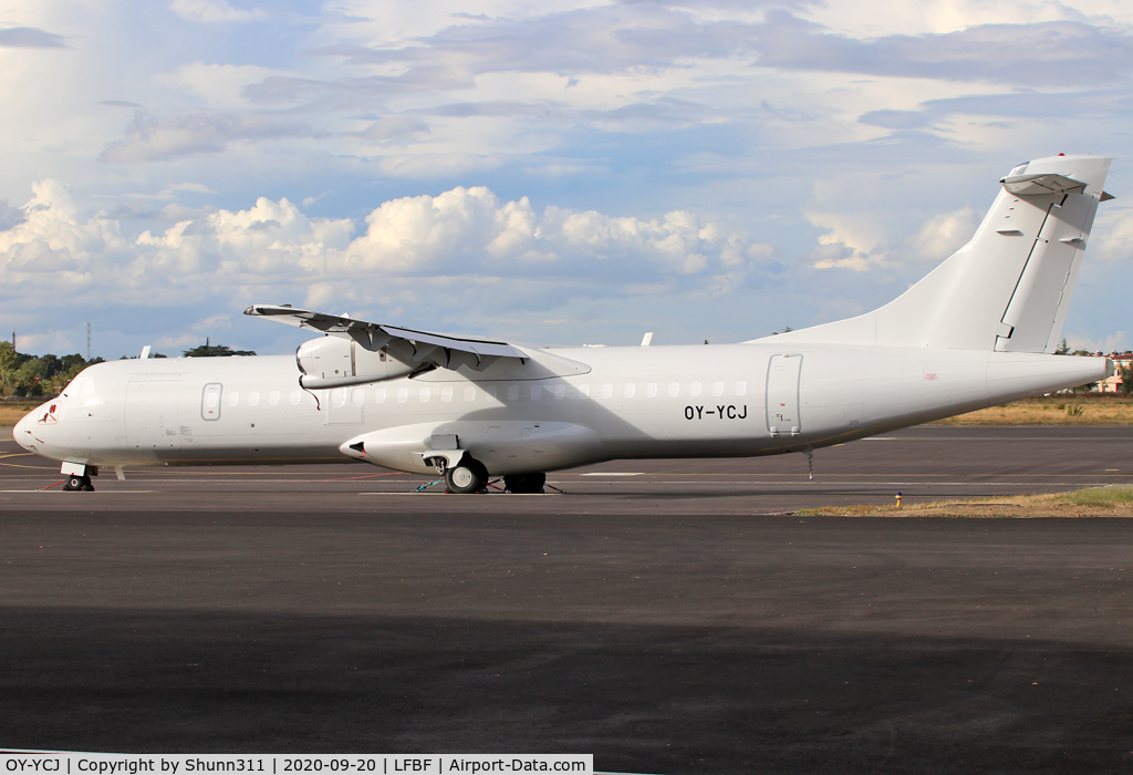OY-YCJ, 2012 ATR 72-600 C/N 991, Stored in all white c/s without titles... Ex. PR-ATH