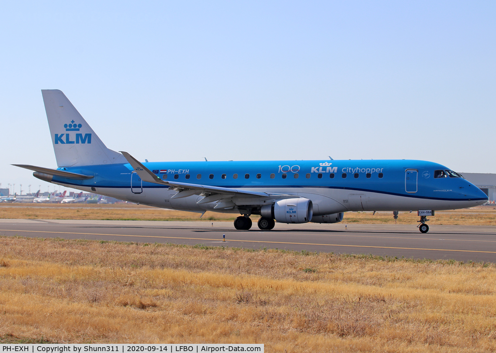 PH-EXH, 2016 Embraer 175STD (ERJ-170-200) C/N 17000564, Taxiing holding point rwy 14L... addition '100 ' titles