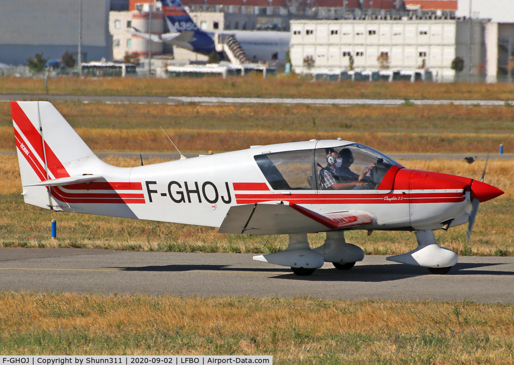 F-GHOJ, Robin DR-400-120 Dauphin 2+2 C/N 2319, Taxiing to the General Aviation area...
