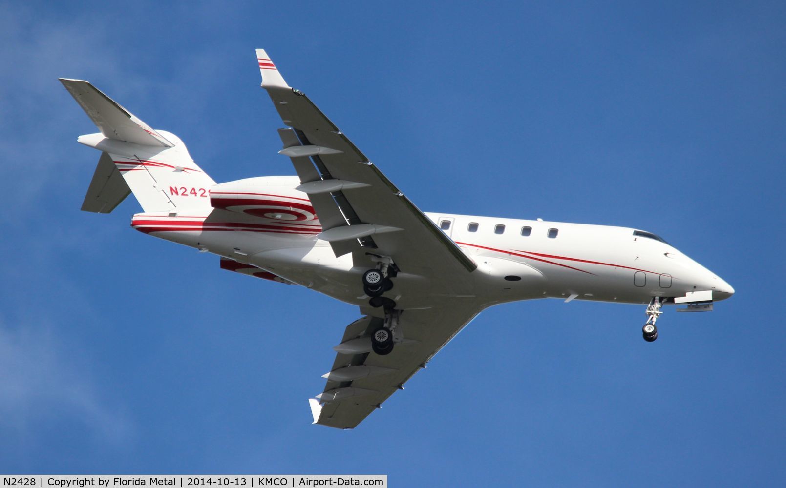 N2428, 2013 Bombardier Challenger 300 (BD-100-1A10) C/N 20414, MCO spotting 2014