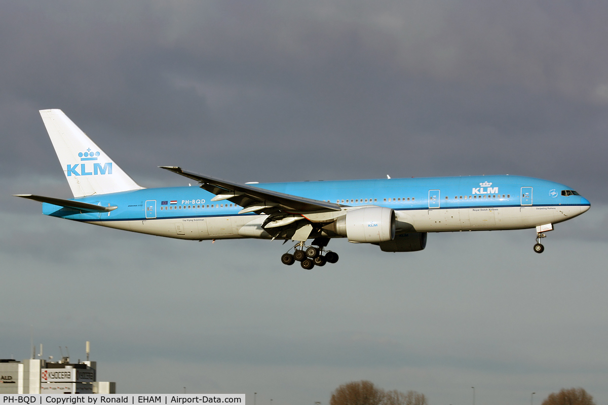 PH-BQD, 2003 Boeing 777-206/ER C/N 33713, at spl