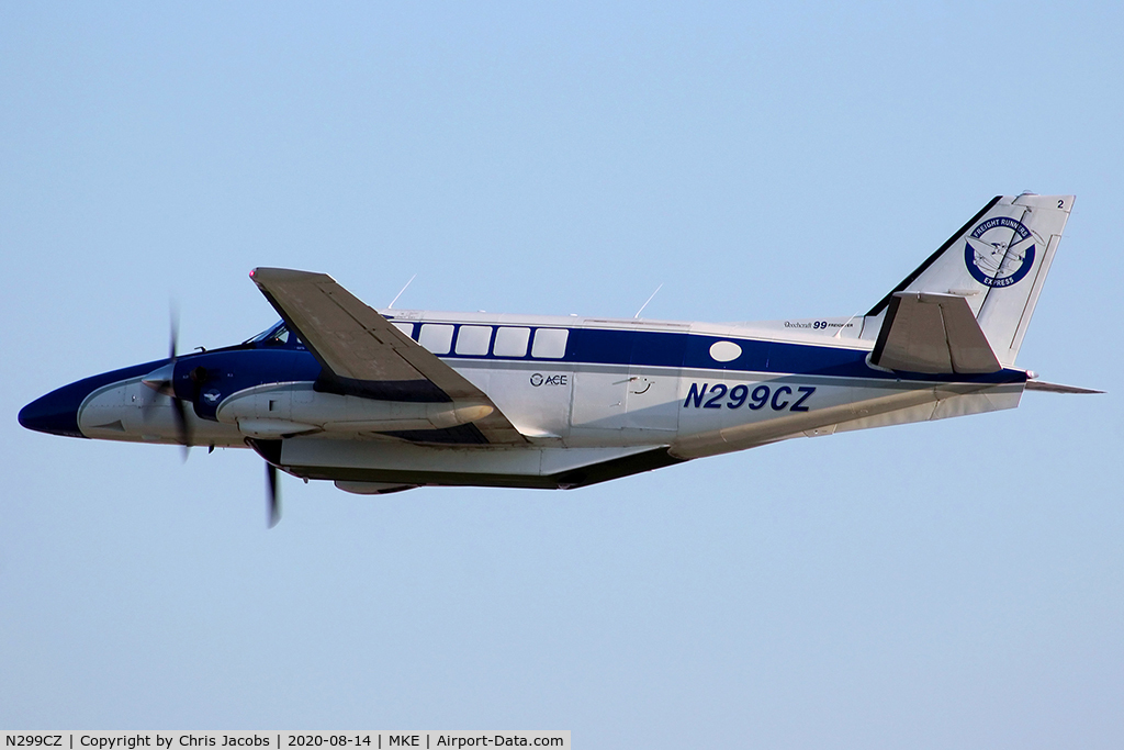 N299CZ, 1969 Beech 99 Airliner C/N U-74, N299CZ is just off runway 25L and on its way to Wausau WI