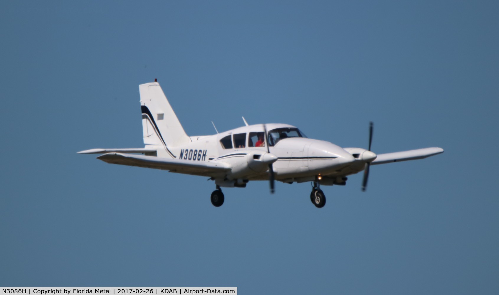 N3086H, 1977 Piper PA-23-250 Aztec F C/N 27-7754144, DAB spotting 2017