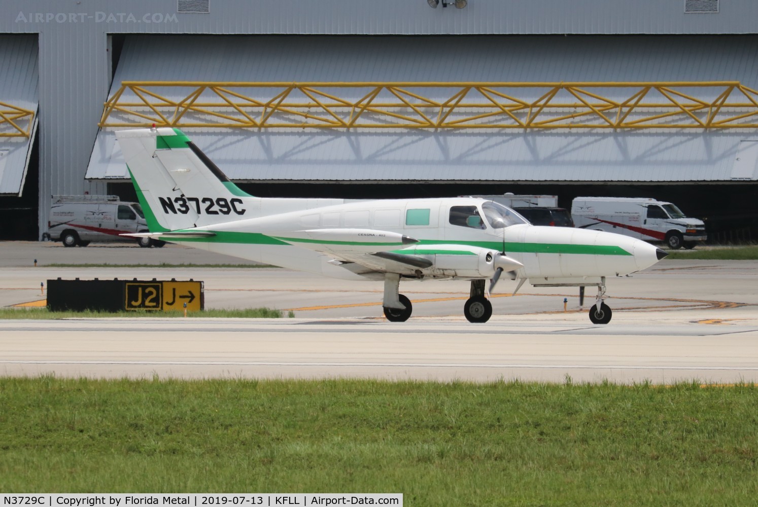 N3729C, 1974 Cessna 402B C/N 402B-0589, FLL spotting 2019