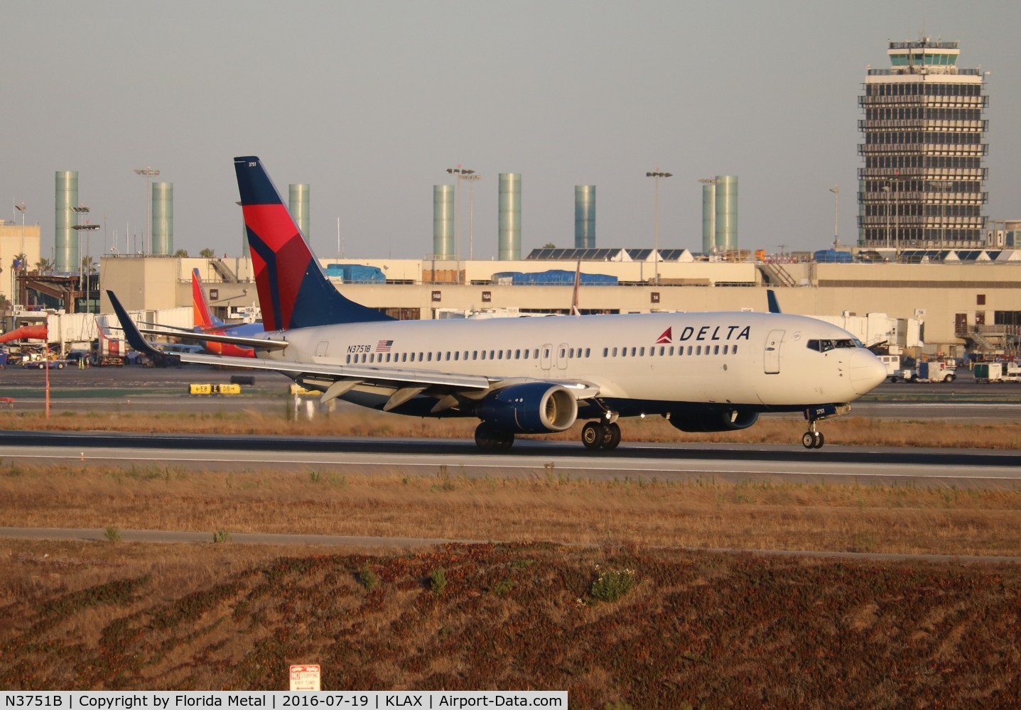 N3751B, 2001 Boeing 737-832 C/N 30491, LAX spotting 2016