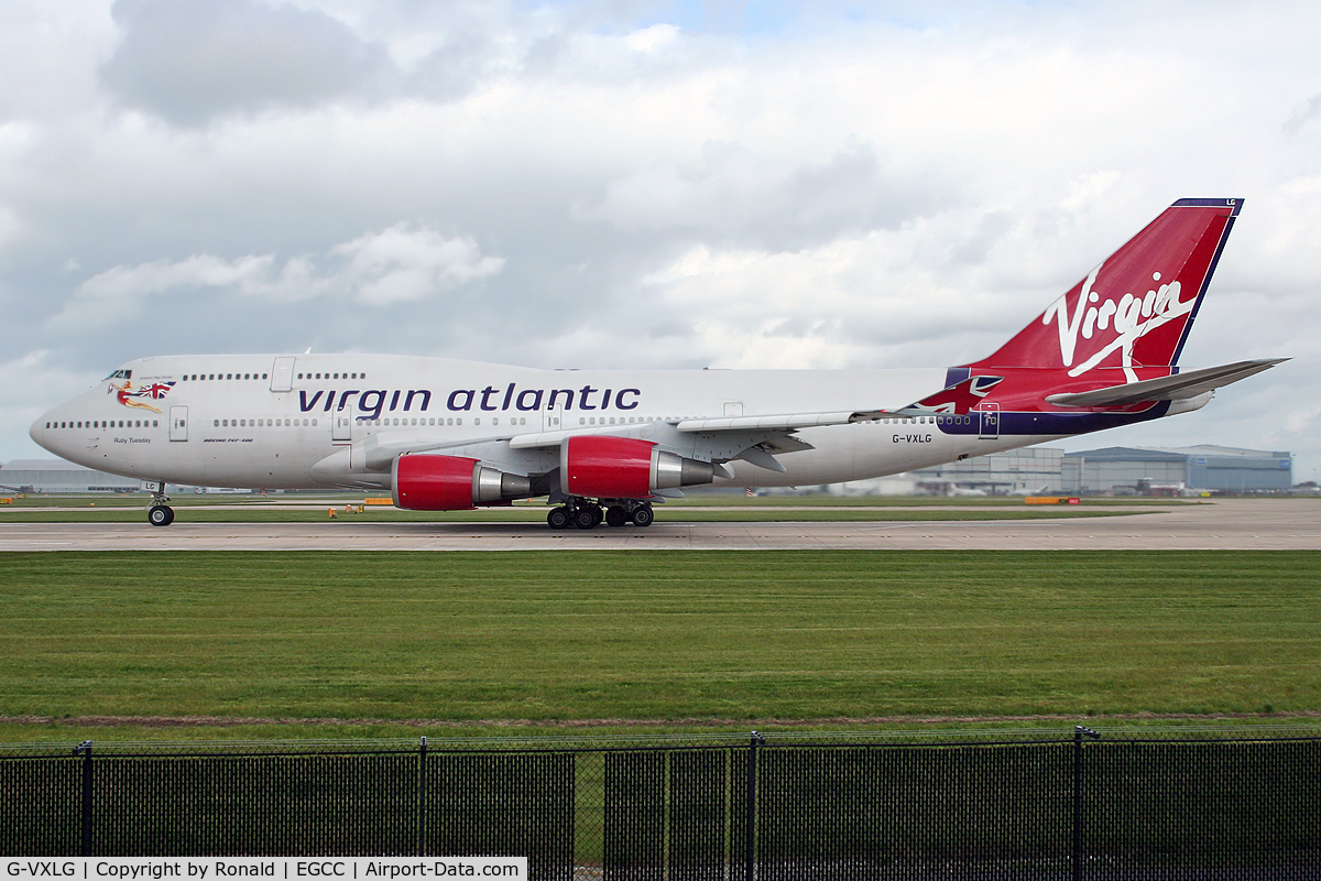 G-VXLG, 1998 Boeing 747-41R C/N 29406, at man