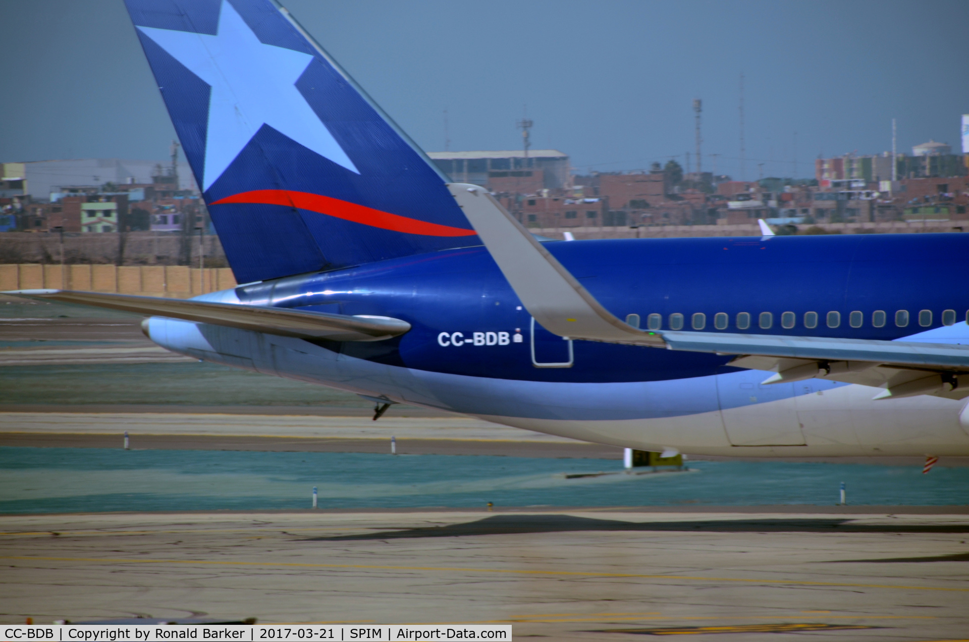 CC-BDB, 2011 Boeing 767-316/ER C/N 40590, Taxi Lima