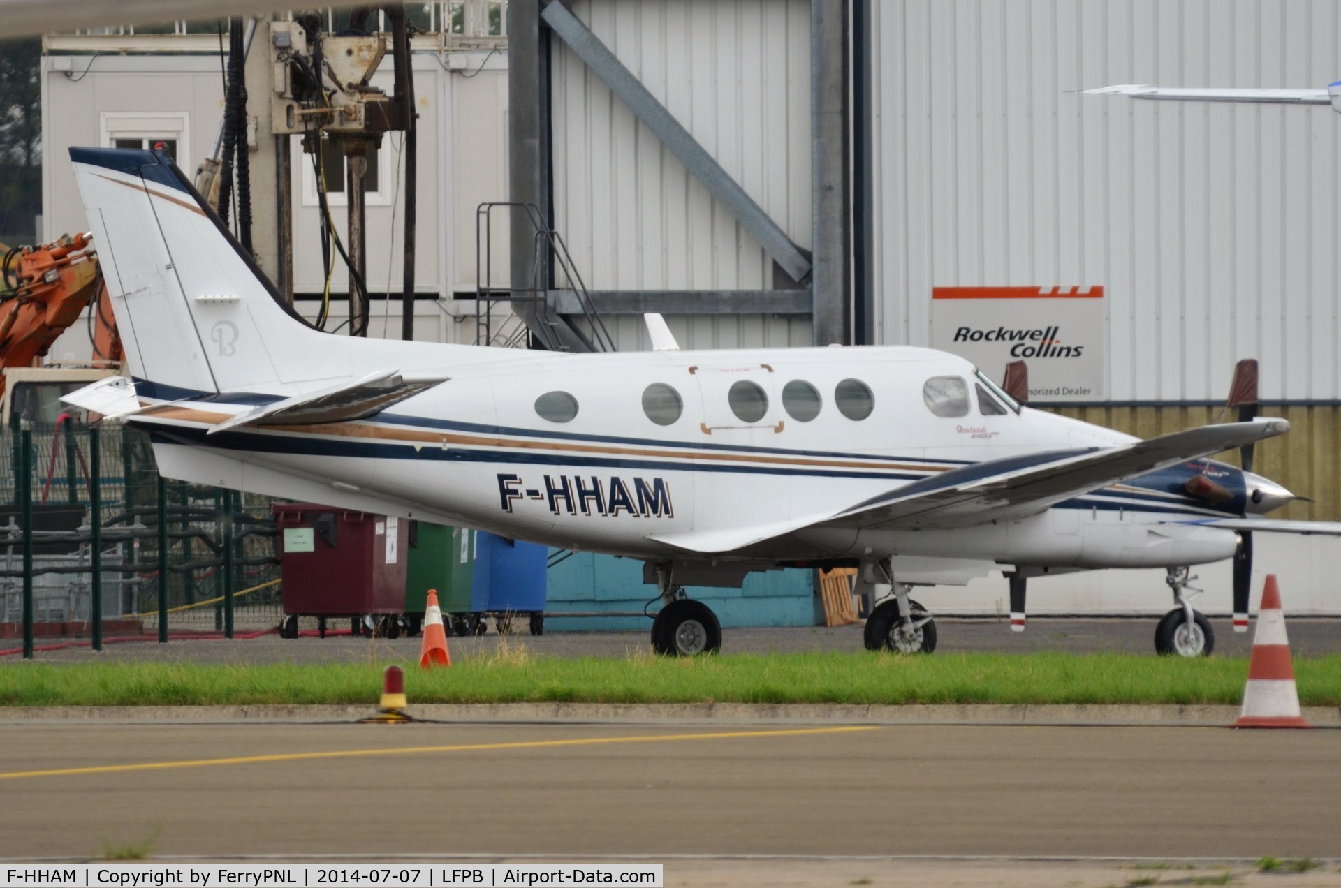 F-HHAM, 1994 Beech C90A King Air C/N LJ-1361, Aero Charter Darta Be90 at its base