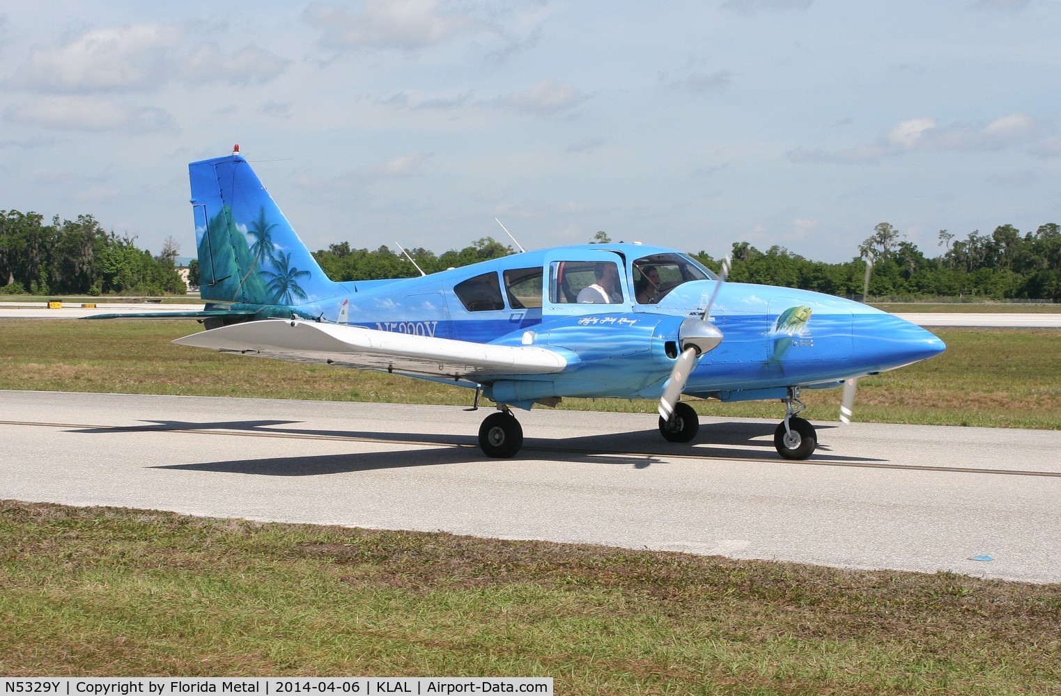 N5329Y, 1963 Piper PA-23-250 Aztec C/N 27-2406, SNF LAL 2014