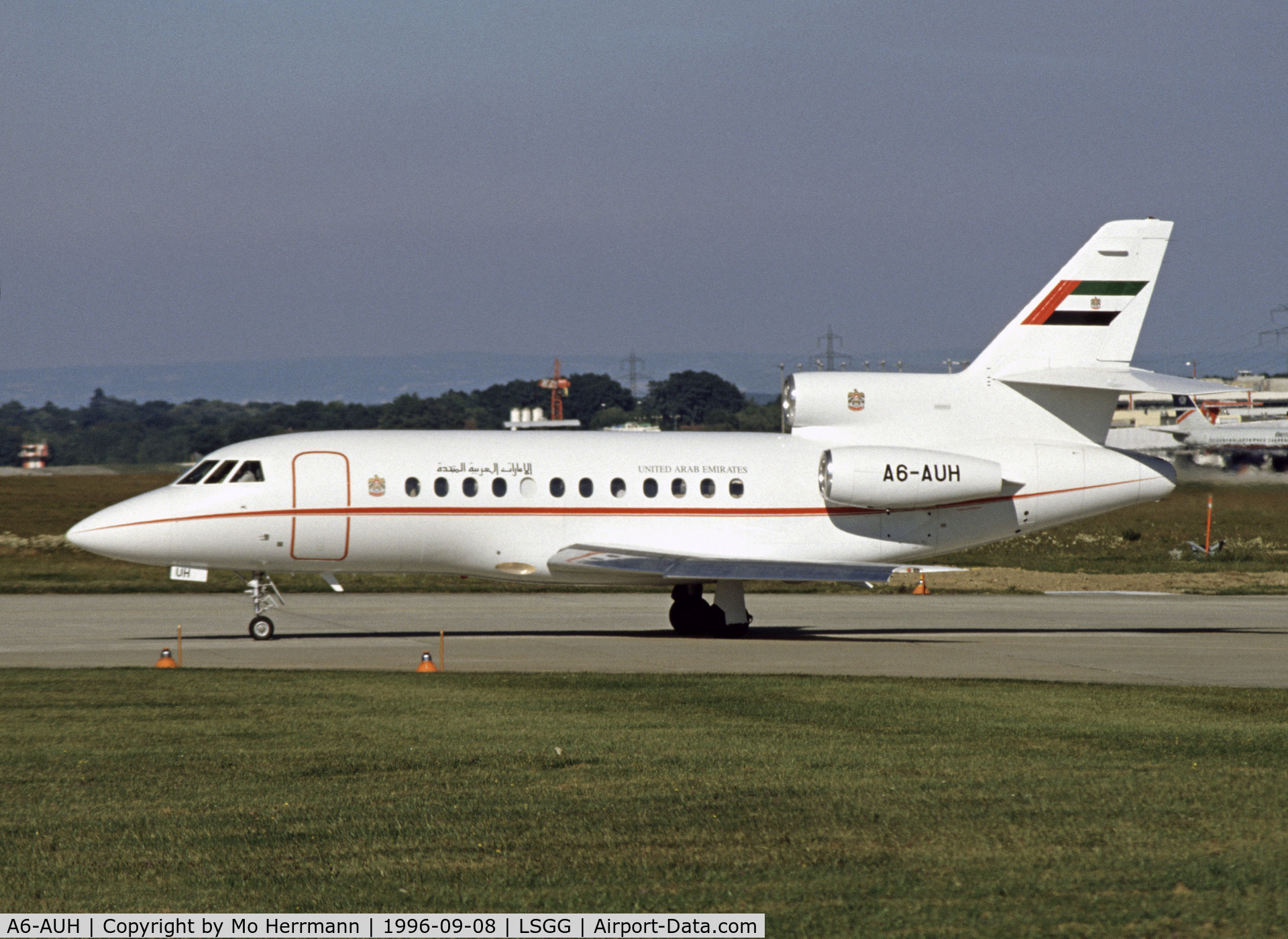 A6-AUH, 1990 Dassault Falcon 900 C/N 84, taken in Geneva