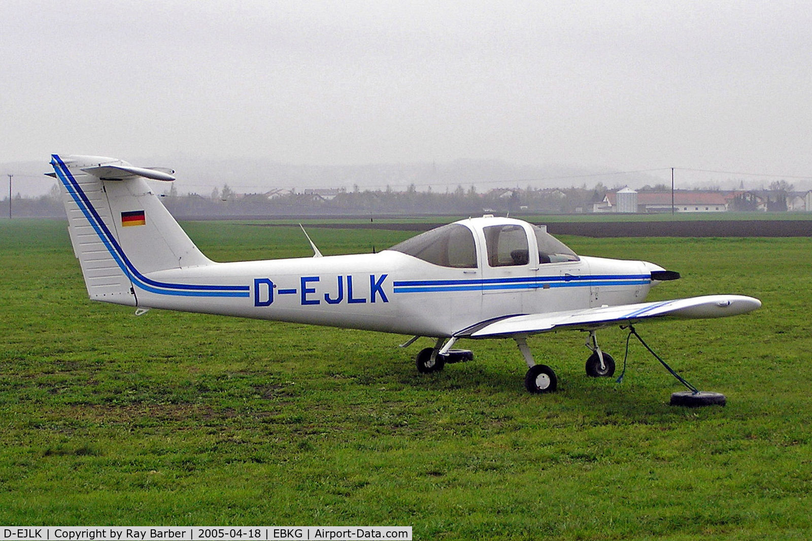 D-EJLK, 1978 Piper PA-38-112 Tomahawk Tomahawk C/N 38-78A0651, D-EJLK   Piper PA-38-112 Tomahawk [38-78A0651] Dingolfing~D 18/04/2005