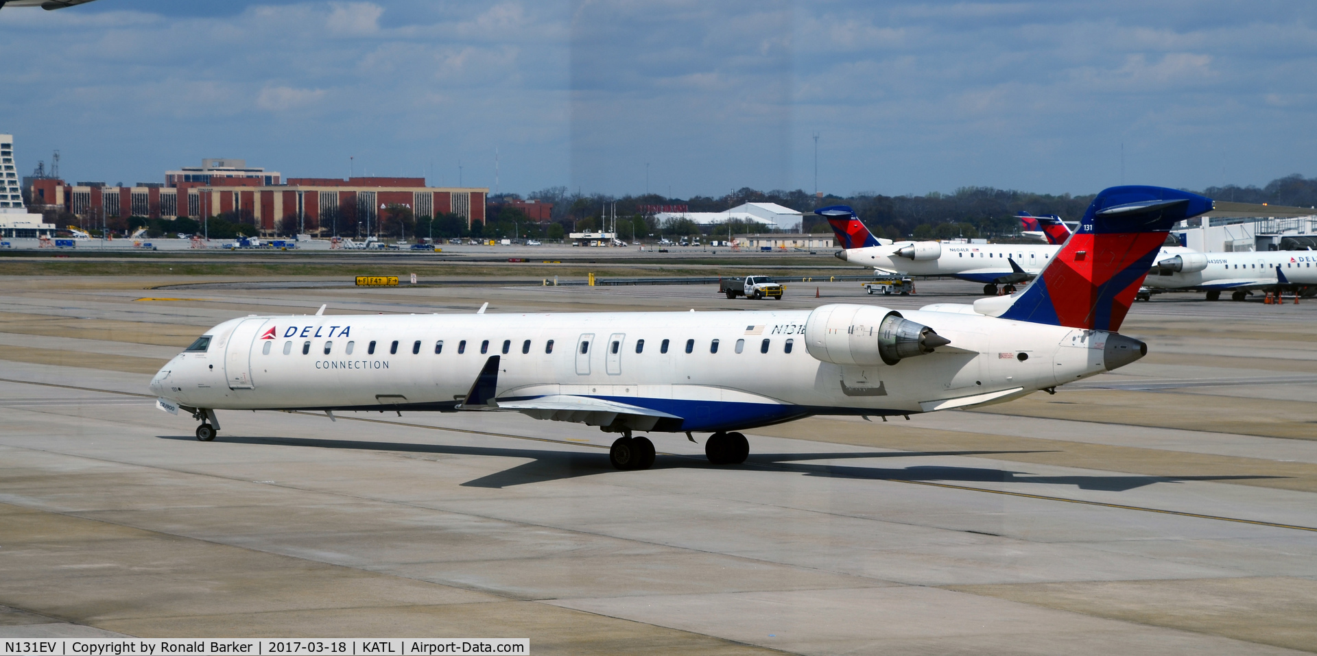 N131EV, 2008 Bombardier CRJ-900ER (CL-600-2D24) C/N 15217, Taxi Atlanta