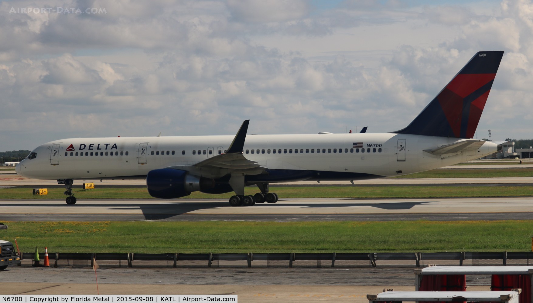 N6700, 1999 Boeing 757-232 C/N 30337, ATL Spotting 2015