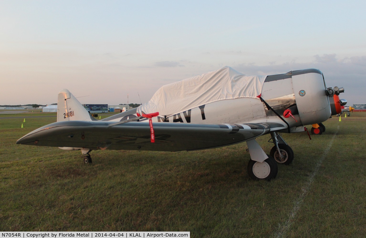 N7054R, 1943 North American AT-6C Texan C/N 88-112429, SNF LAL 2014