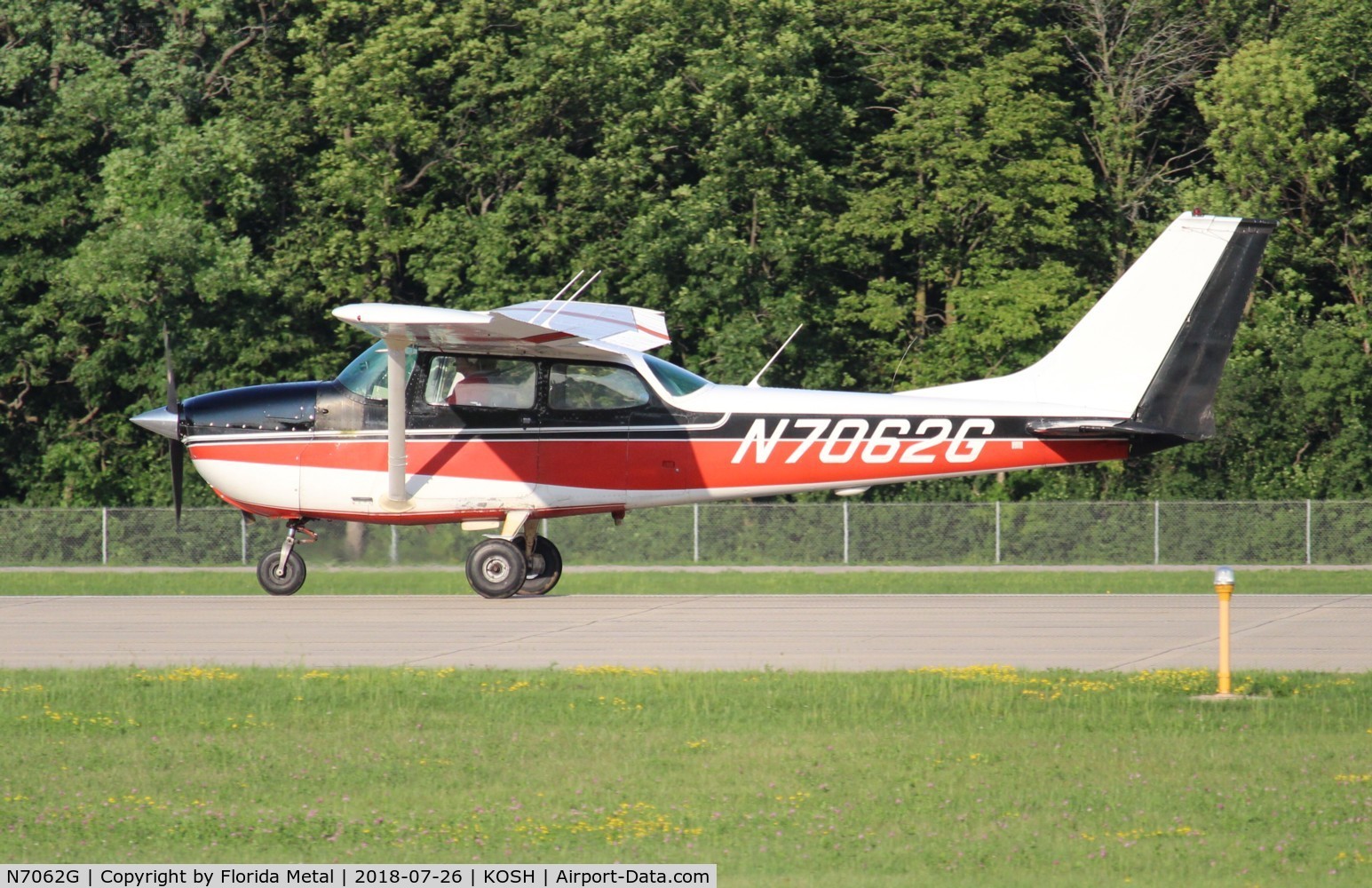 N7062G, 1969 Cessna 172K Skyhawk C/N 17258762, EAA OSH 2018