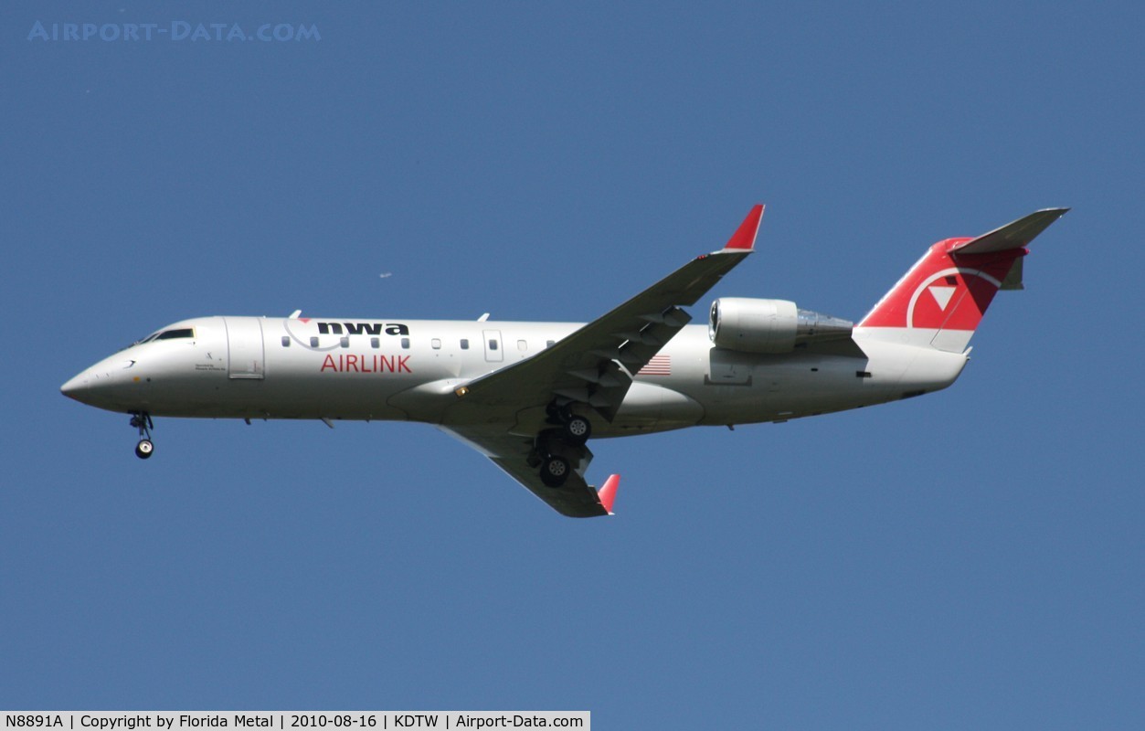 N8891A, 2004 Bombardier CRJ-200 (CL-600-2B19) C/N 7891, DTW spotting 2010