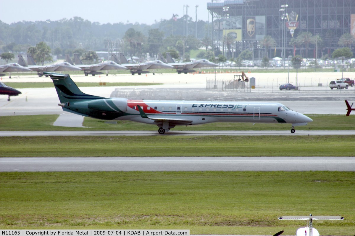 N11165, 2004 Embraer ERJ-145XR (EMB-145XR) C/N 14500819, DAB Spotting 2009