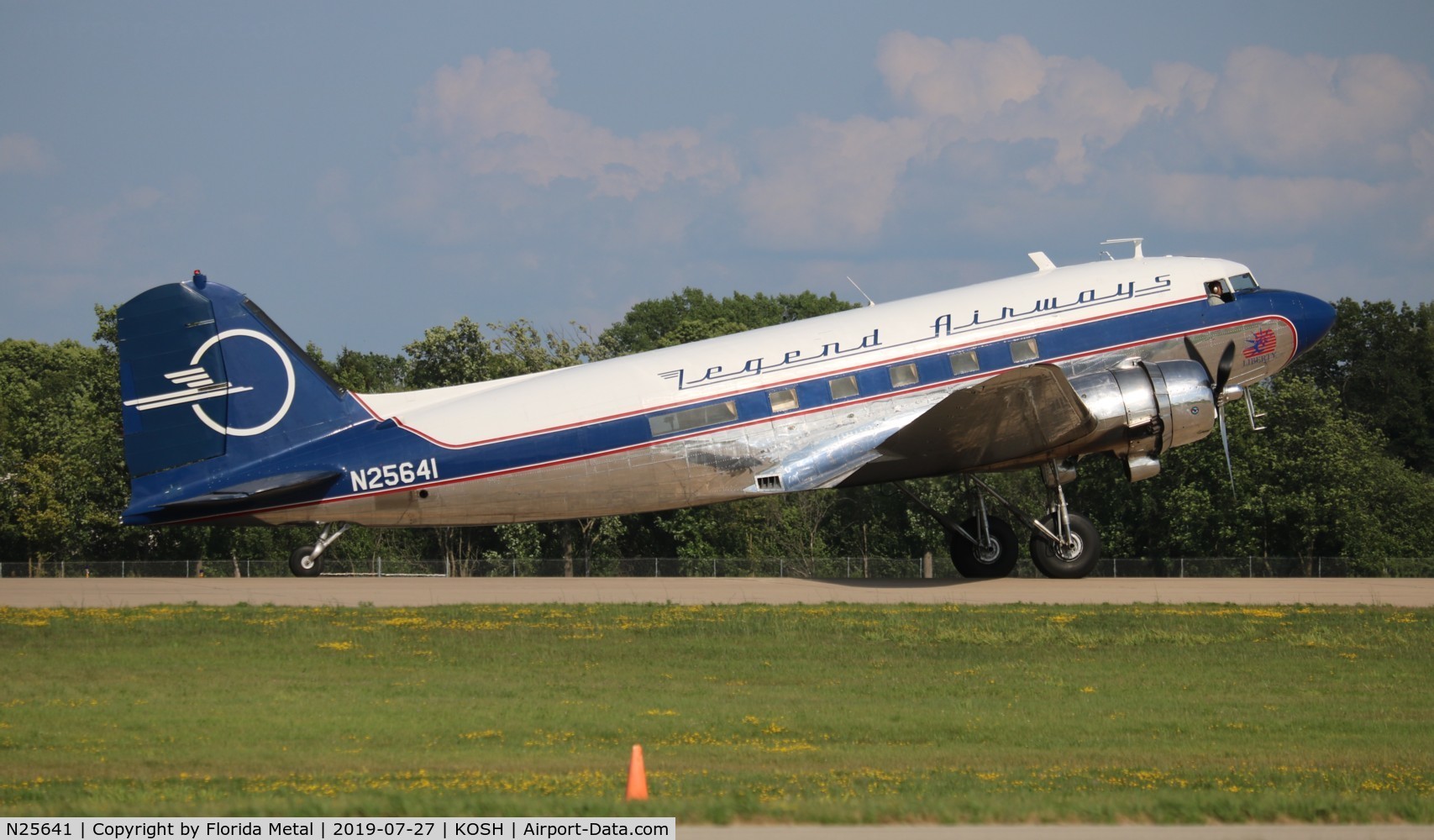 N25641, 1943 Douglas DC3C-S4C4G (C-47) C/N 9059, EAA OSH 2019