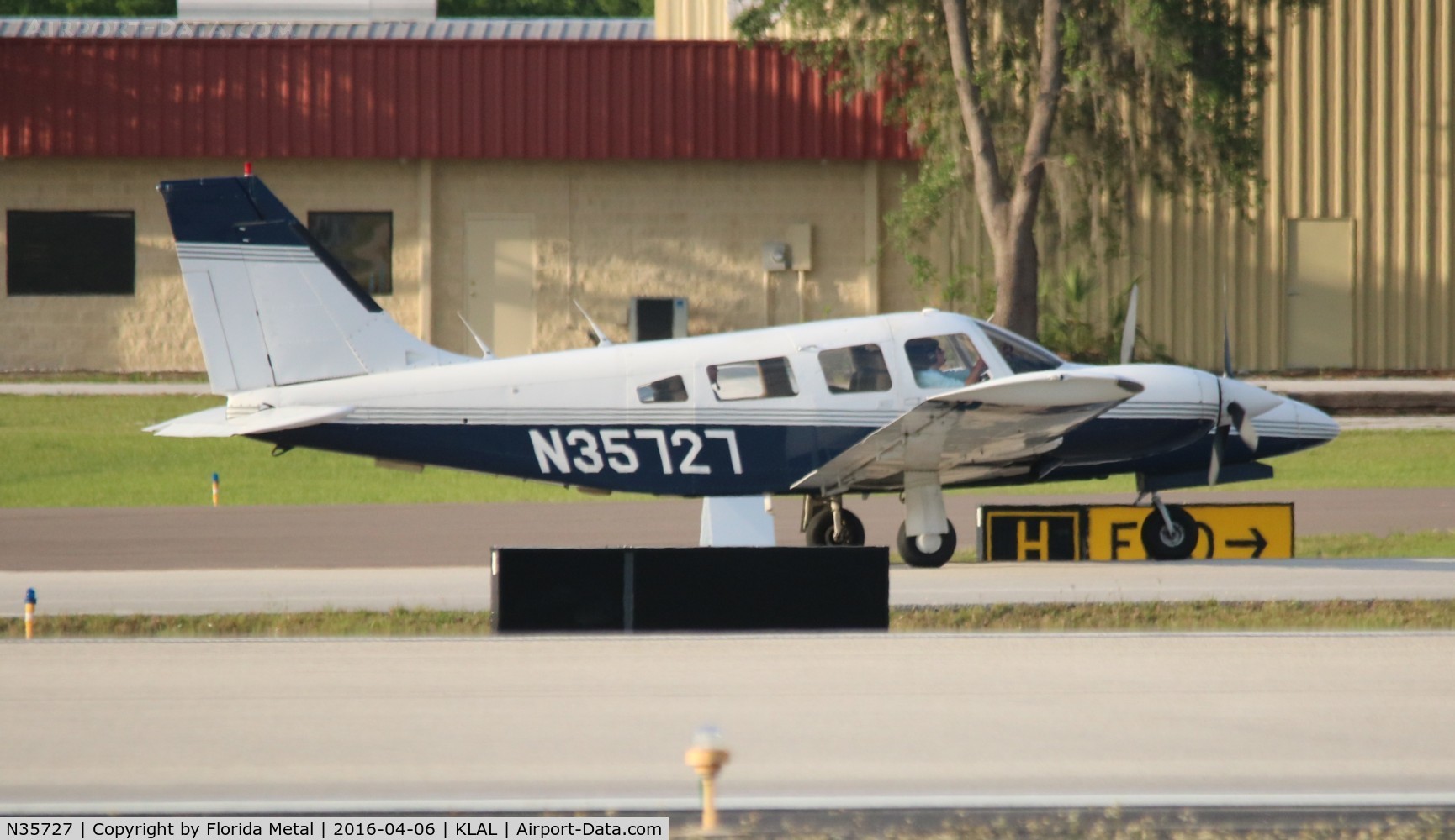 N35727, 1980 Piper PA-34-200T Seneca II C/N 348070084, SNF LAL 2016