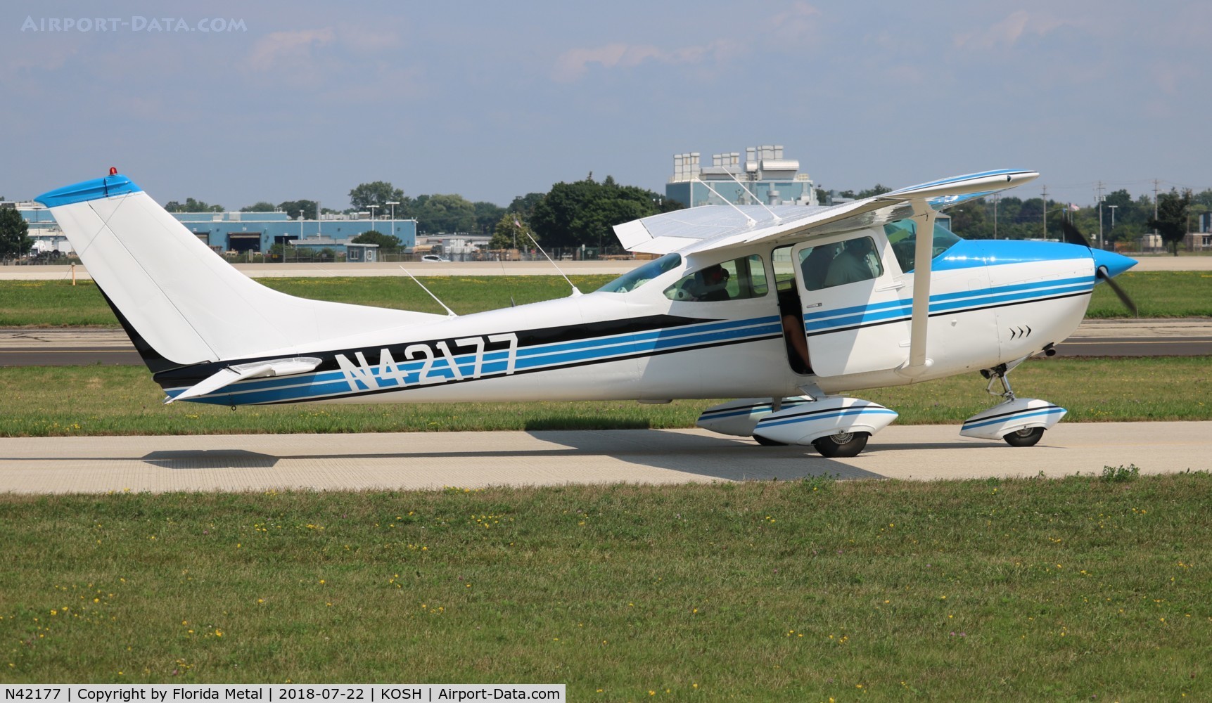 N42177, 1968 Cessna 182L Skylane C/N 18258887, EAA OSH 2018