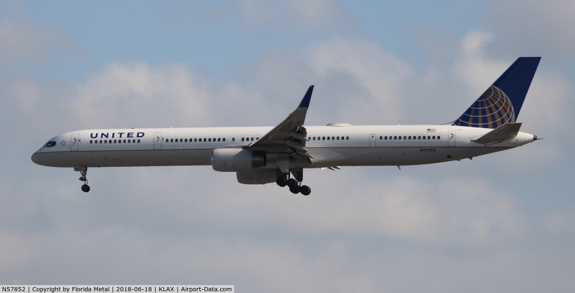 N57852, 2001 Boeing 757-324 C/N 32811, LAX spotting 2018