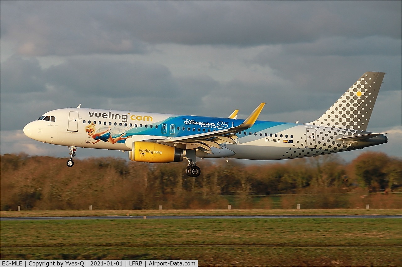 EC-MLE, 2016 Airbus A320-232 C/N 7109, Airbus A320-232, Landing rwy 25L, Brest-Bretagne airport (LFRB-BES)