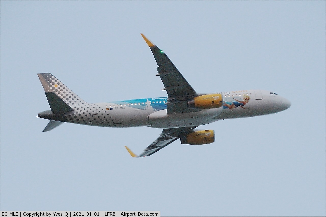 EC-MLE, 2016 Airbus A320-232 C/N 7109, Airbus A320-232, Take off rwy 07R, Brest-Bretagne airport (LFRB-BES)