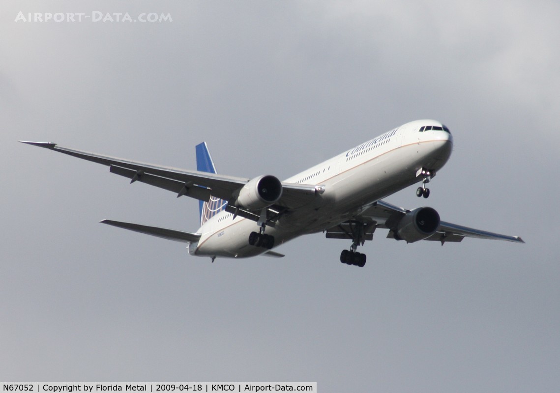 N67052, 2000 Boeing 767-424/ER C/N 29447, MCO spotting 2009