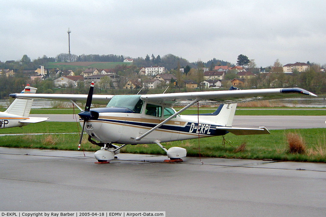 D-EKPL, Cessna 172N C/N 17273995, D-EKPL   Cessna 172N Skyhawk [172-73995] Vilshofen~D 18/04/2005